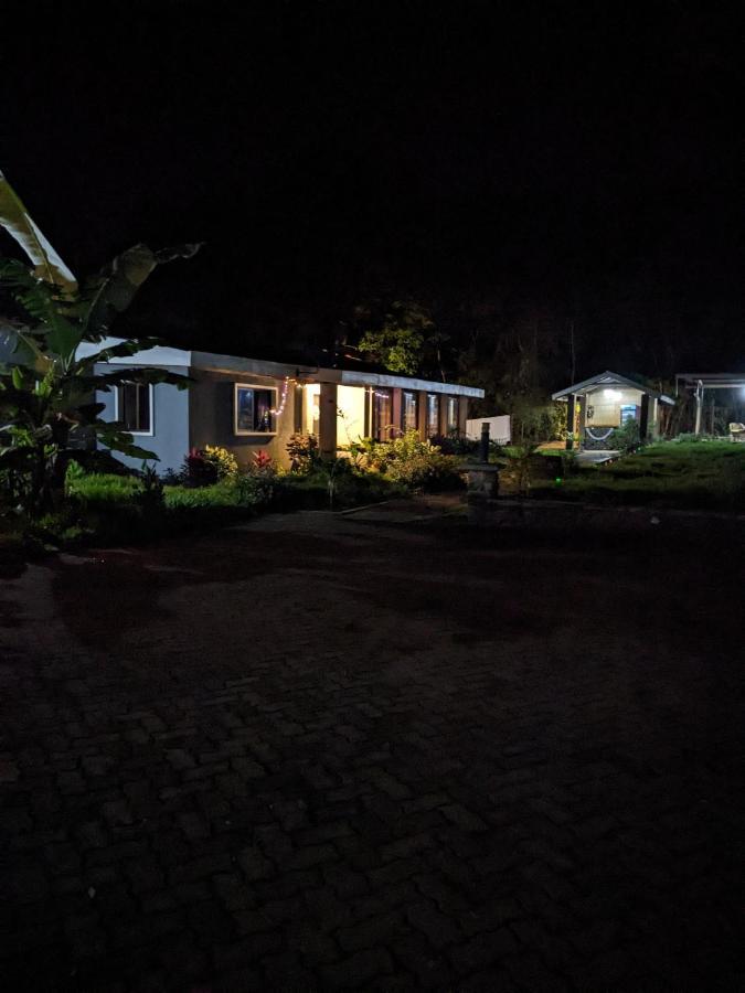 Walk With Us Africa Acomodação com café da manhã Moshi Exterior foto