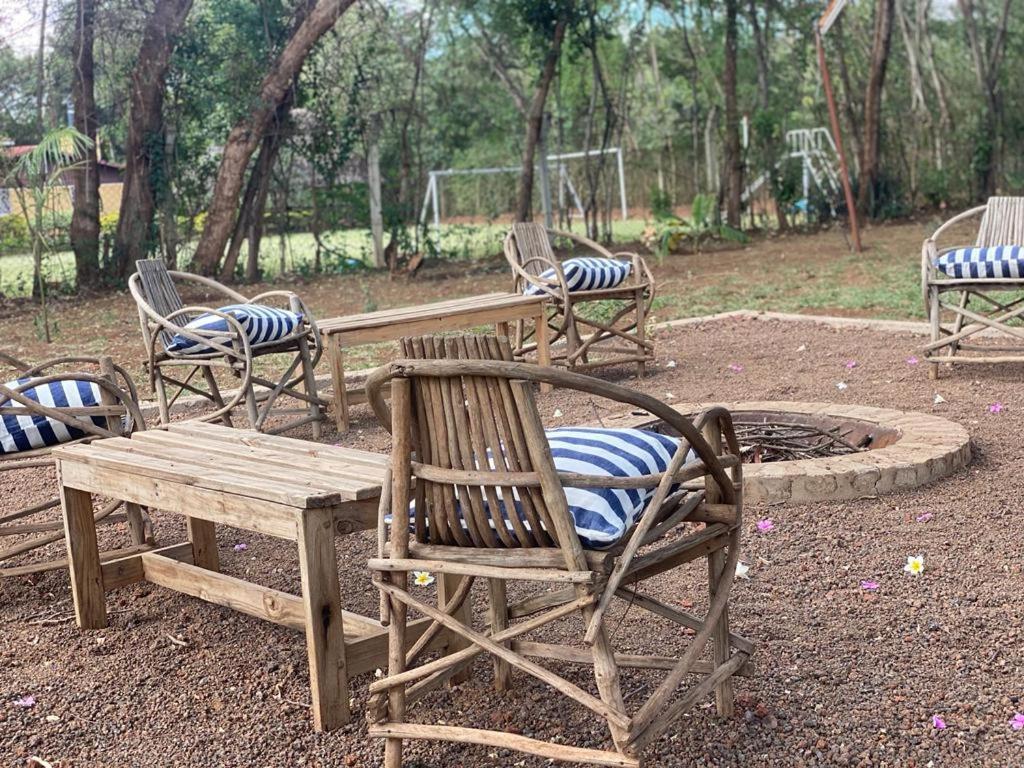 Walk With Us Africa Acomodação com café da manhã Moshi Exterior foto